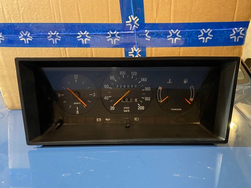 Volvo 240 instrument cluster - volvo,