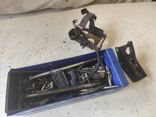 Honda 250 84 schrauben - 250,