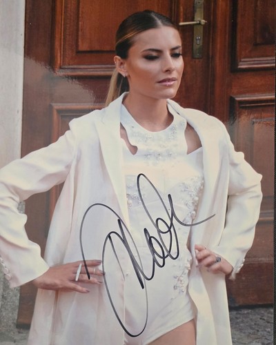 Sophia thomalla signed - thomalla,
