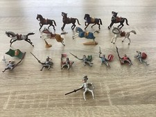 Figuren Konvolut MERTEN 8 TURNIERRITTER, PFERDE ( siehe Bilder) 4 cm