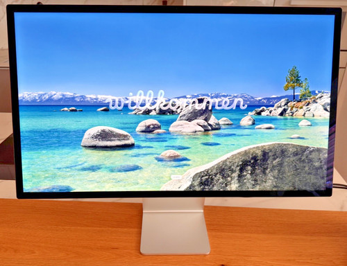 Apple studio display - 🍎,
