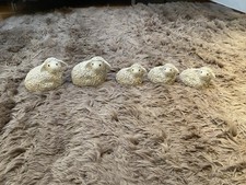Keramik Lämmer, 5 Stück, 2 Große und 2 Kleine