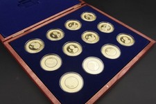 Queen Elisabeth 12 Münzen in Holzkassette Gedenkmünzen #K6
