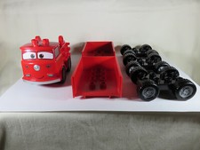 Lego Duplo 1 Konvolut mit Cars Feuerw.-Auto, unvollst., 2 Pritschen u. 3 Chassis