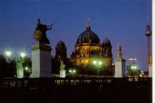 Postkarte :  BERLIN - Schloßbrücke , Dom und Fernsehturm , ca.1994