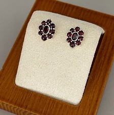 IM BLÜTENDESIGN HÜBSCHE