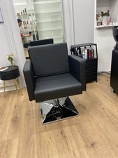 Neuer Friseurstuhl ,fast Unbenutzt, In Sehr gutem Zustand Zu Verkaufen