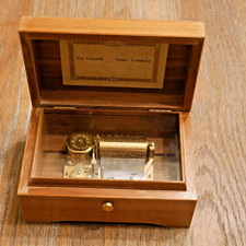 Spieldose Holz Spieluhr
