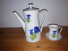 Porzellan Kanne und