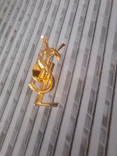 Pin's Brosche Brosche Yves