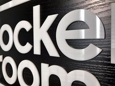 Buchstaben - Acryl  - Beschriftungen - Reklamen - Laden - Hochglanz - Werbung