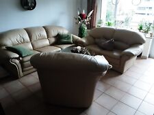 Tolle Leder Polstergarnitur.aus Platzgründen  günstig zu verkaufen. Farbe beige