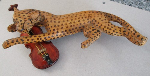 Gepard mit violine geschnitzte - violine,