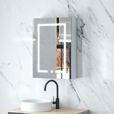 LED Spiegelschrank mit