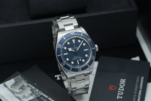 Tudor black bay 79030b - tudor,