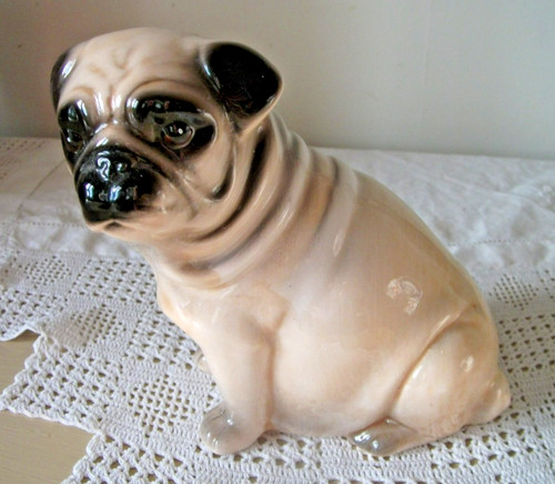 Liebenswerte keramik mops hund - mops,