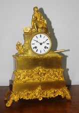 Antike französische Empire-Kaminuhr - Bronze, feuervergoldet  - 1830