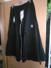 Schwarzer Rock von Acqua und