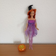 Barbie Puppe mit echten Wimpern und Halloween-Outfit
