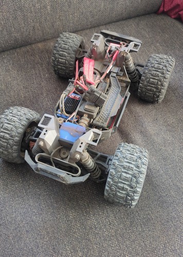 Traxxas mini maxx - traxxas,