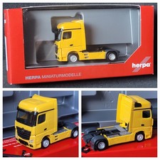 Actros 11  Bigspace Zugmaschine  farblich in signalgelb verkleidet  159500 - 004