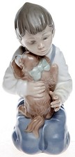 NAO by Lladró Figur Junge mit