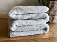 Luxuriöse Alpaka Wolldeck Naturhaardecke Wohndecke Kuscheldecke Naturprodukt