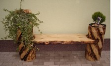 Rustikale Blumenbank