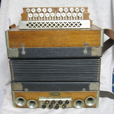 Vintage HELIGONKA Button