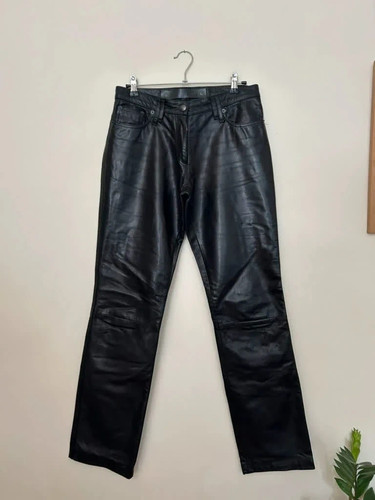 Gerade schwarze rindslederhose - schwarze,