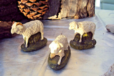 Antike Krippenfiguren 2 Schafe