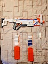 NERF Modulus Regulator + Schulterstütze, 2 Magazine, 24 Darts und Handlauf