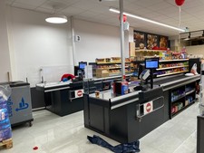 Kassentisch mit Band