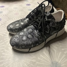 Elena Iachi, 37, Sneaker 