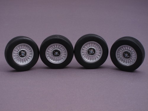 Scale bmw e21 - 1/18,