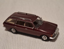 BUSCH 1:87 Nr. 46805 Mercedes W 123 T-Modell in weinrot-met.