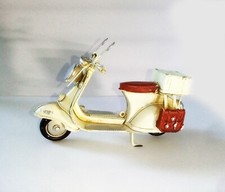Motorroller aus metall - motorroller,