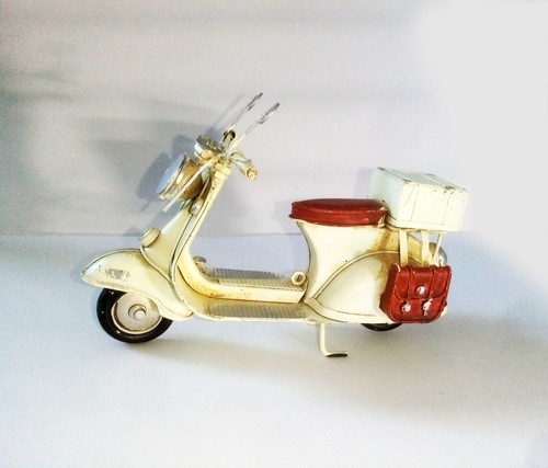 Motorroller aus metall - metall, in