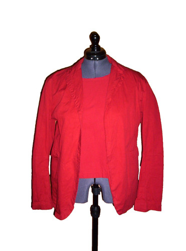 Rote jacke mit passendem - jacke,