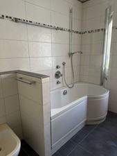 Duschbadewanne mit Glasscheibe, cremefarben, ausgebaut