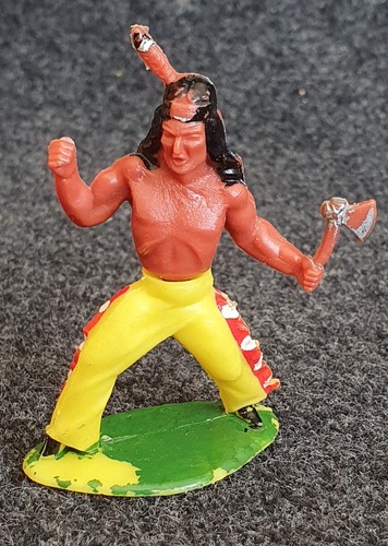 Indianerfigur mit streitaxt - mit,