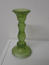 Toller antiker Preßglas Gründerzeit- Jugendstil Kerzenleuchter aus grünem Glas