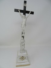 sehr altes Kreuz mit Madonna