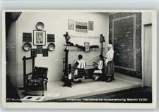 10034895 - 1000 Berlin Mitte Handwerksausstellung Rumaenien Teppich knuepfen