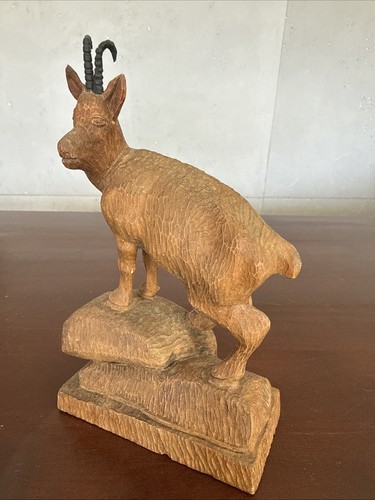 Handgeschnitzter steinbock aus - steinbock,