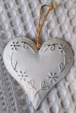 Deko Vintage Metall-Herz mit Aufhänger im Landhaus-Stil 