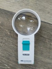 Schwei­zer Optik ÖKOLUX plus mobil Handleuchtlupe - 12 D / 4-fach / 70 mm / 4500