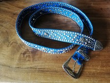 UNIKAT! Blauer Strassgürtel / Ledergürtel mit Strass und Nieten üppig bestückt