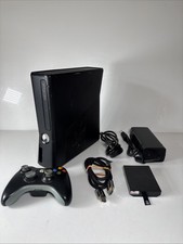 XBOX 360 SLIM Konsole 250gb | 1 Controller - STANDARD SPIELER ZUSTAND GRADE C