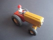 DDR, originaler Traktor mit